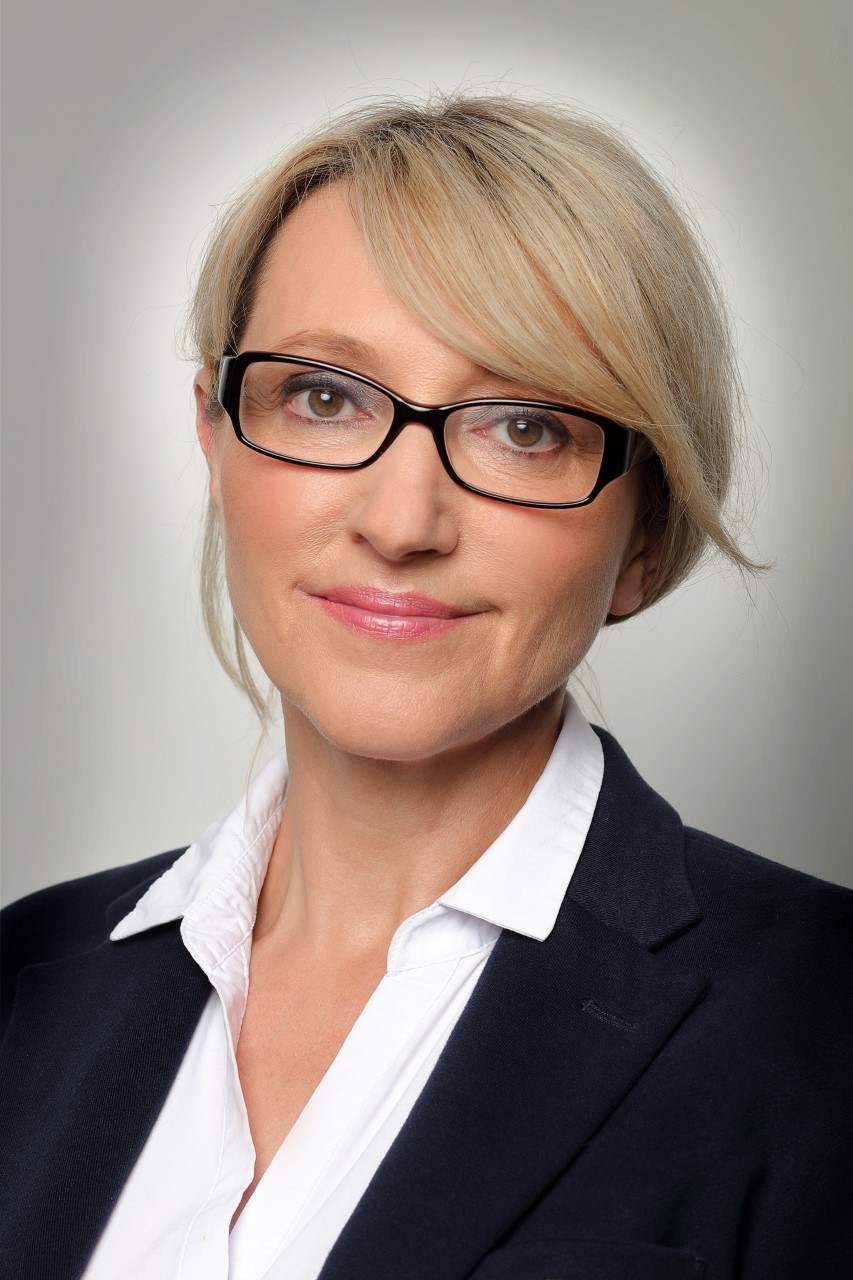 KATARZYNA WOŚ